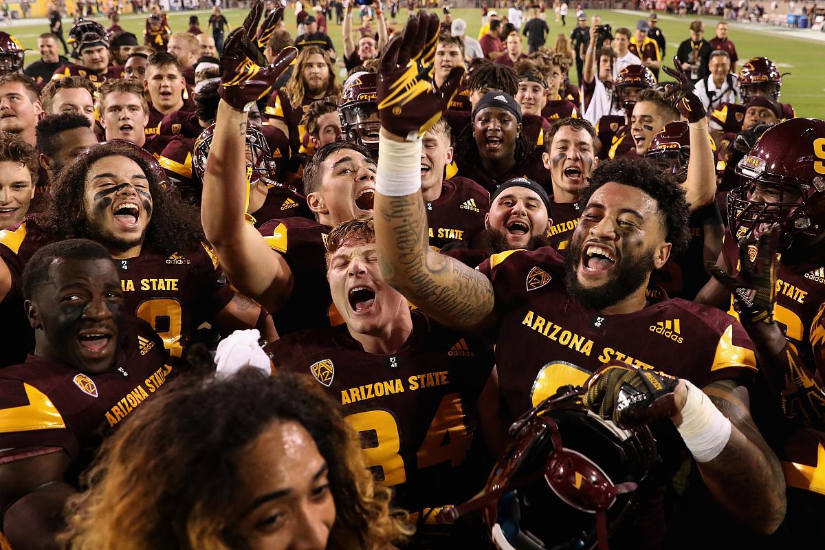  詹姆斯迎来十赛季高光表现，加拿大队球迷沸腾！-kaiyun官方入口