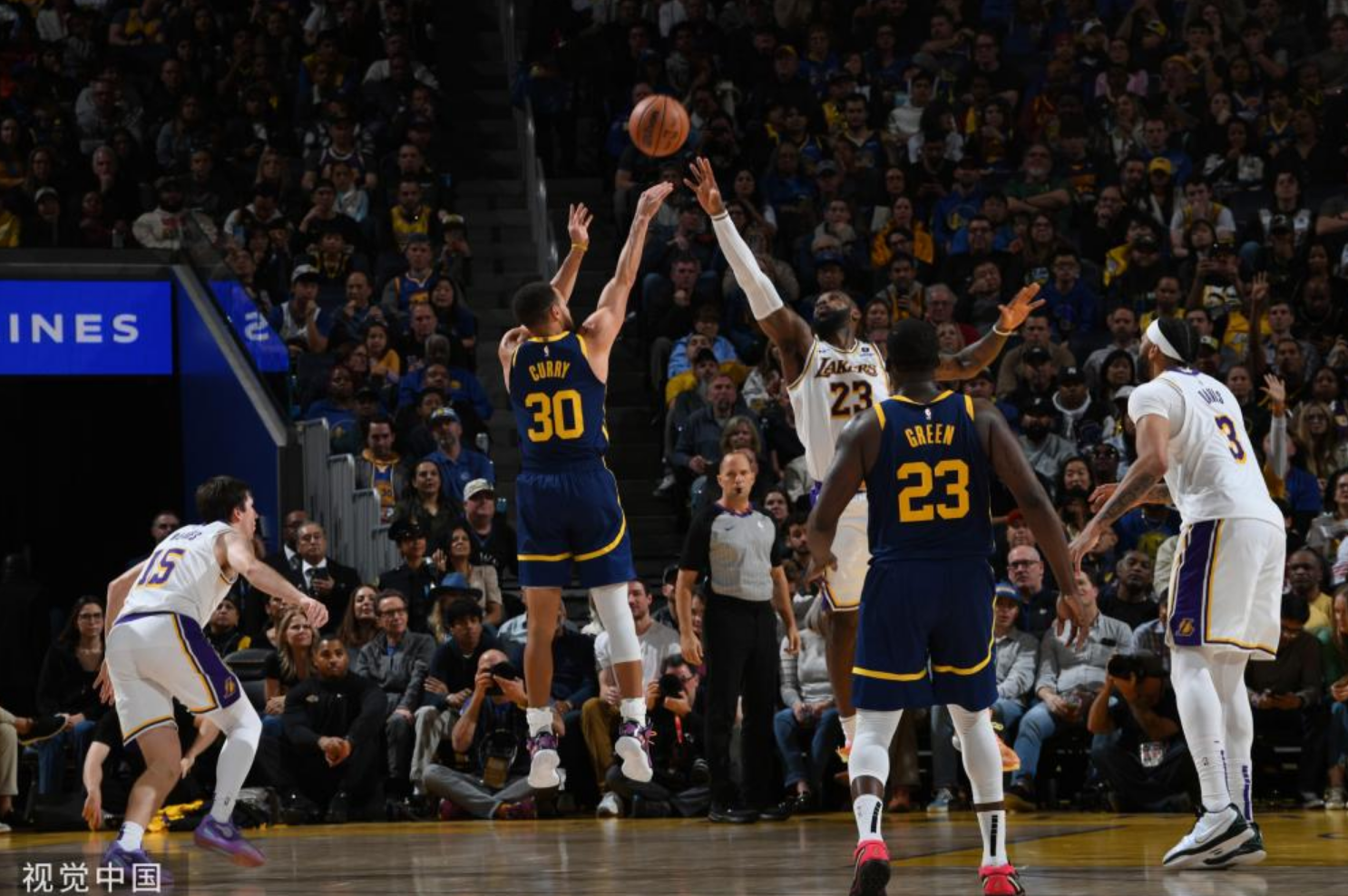  库里回归赛场，关键助攻首场状态亮眼，RNG观众沸腾！-开云娱乐平台